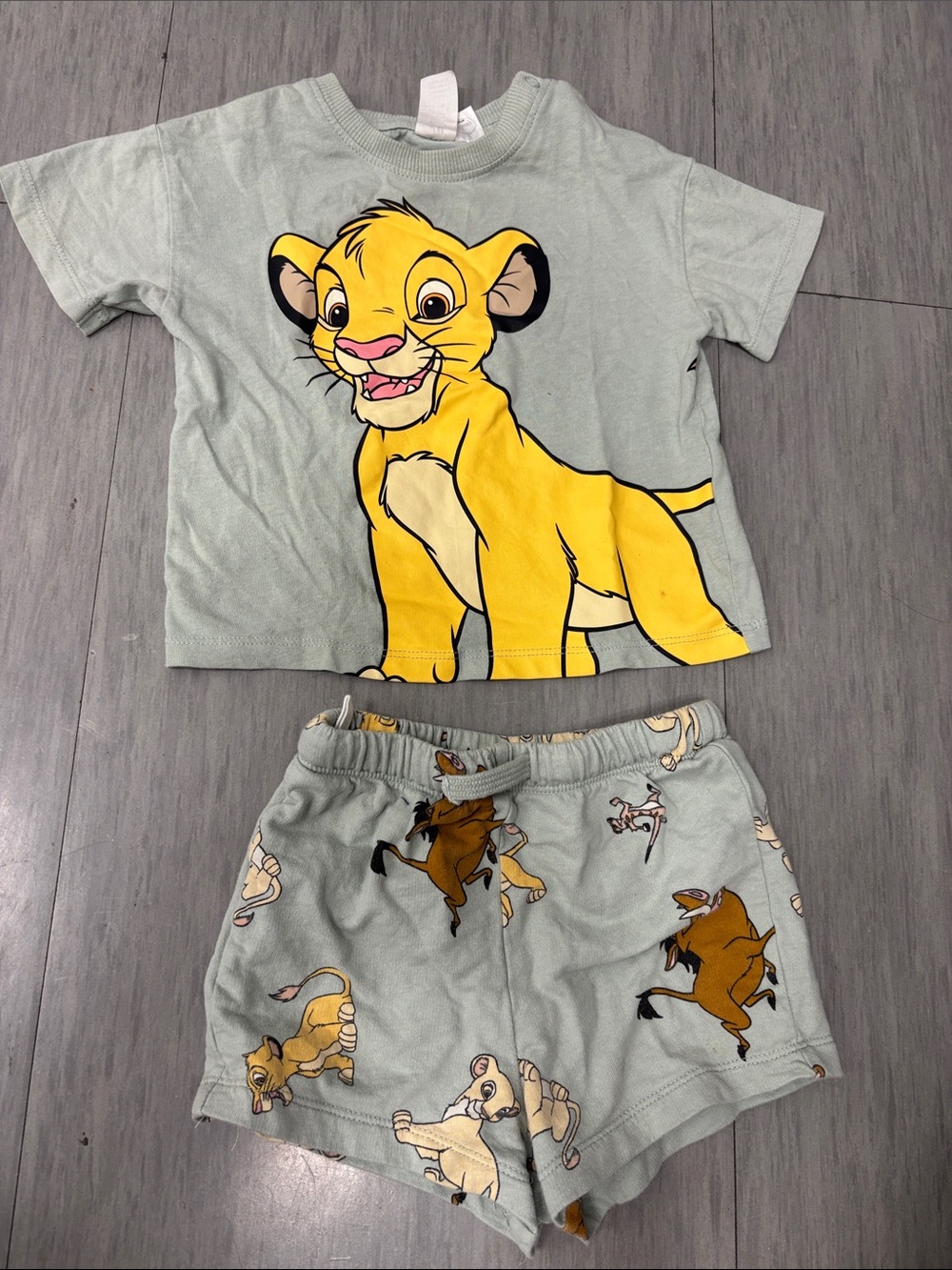 H&M Light Green Kids Simba Set with Yellow Graphic